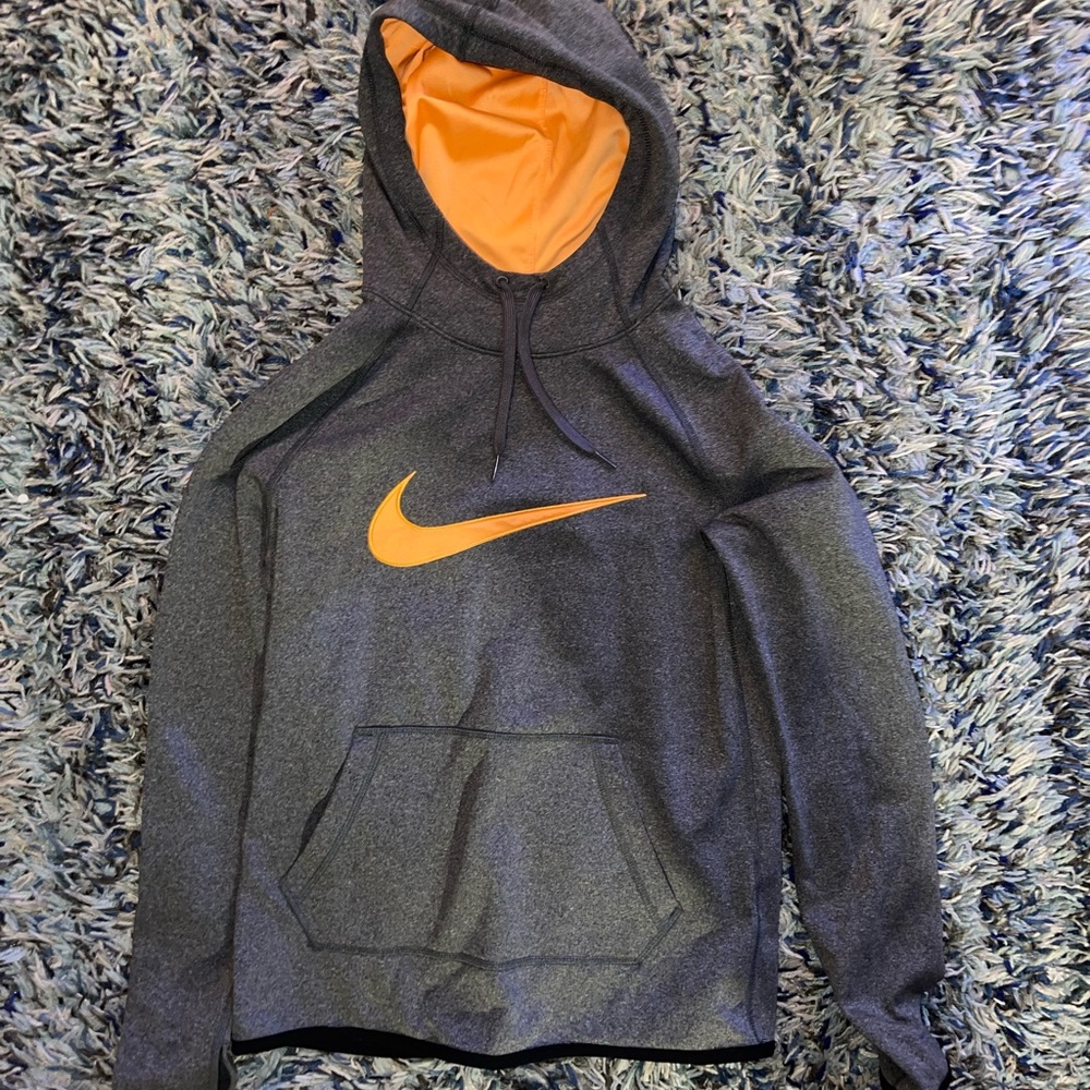 nike sweatshirt